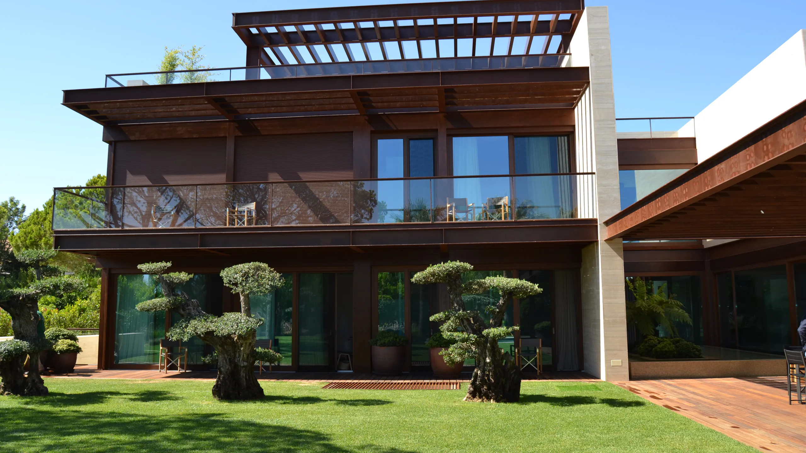 Wooden Luxury Villa architectural view 2